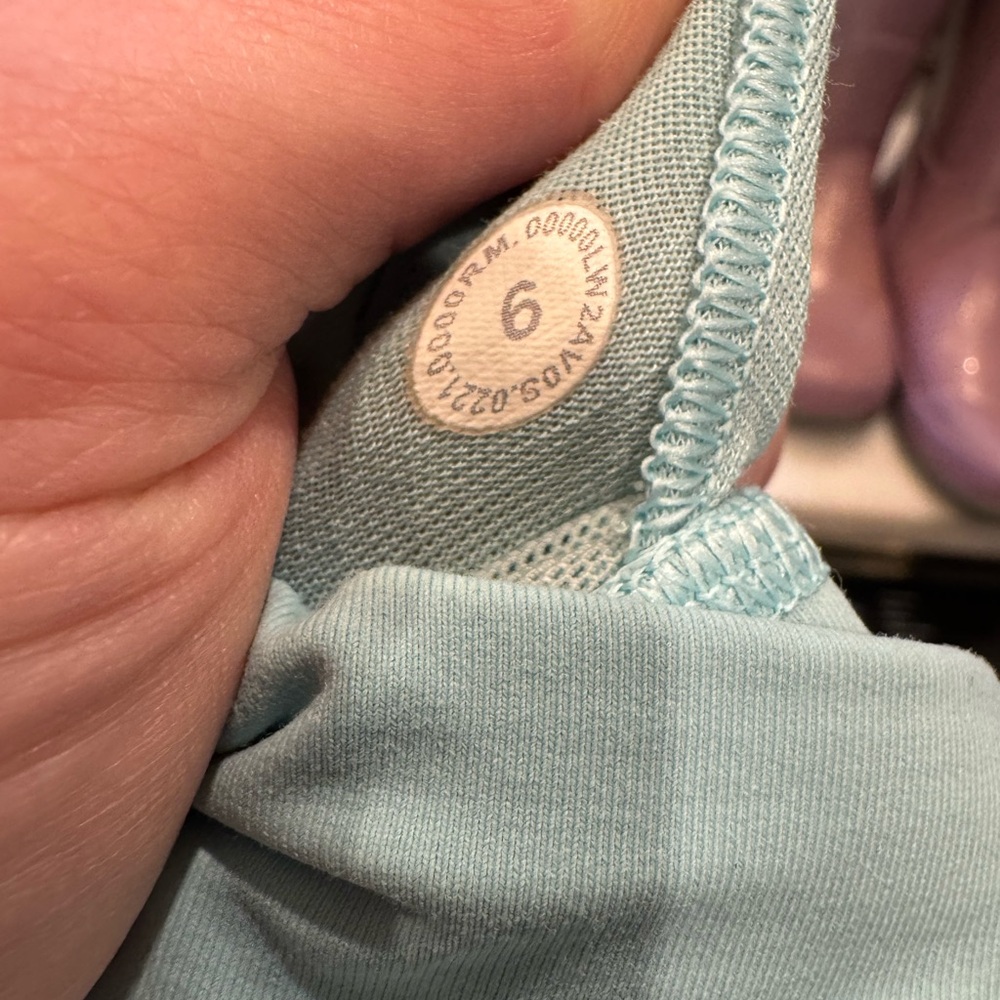 Lululemon Energy Bra *Long Line Womens Size 6 - Picture 6 of 6